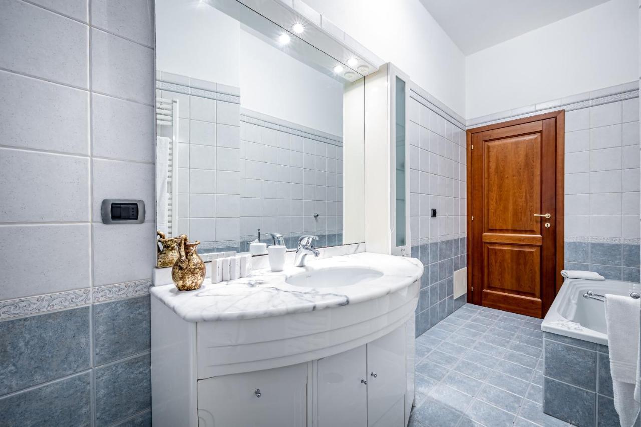 Yid Elegant Apt With Garage Флоренция Экстерьер фото