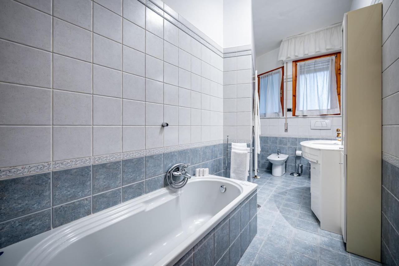 Yid Elegant Apt With Garage Флоренция Экстерьер фото